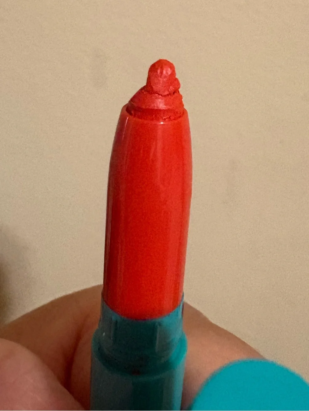 Thrive Causemetics Lip Crayon Lara Brand New The tip of the lipstick is damaged.